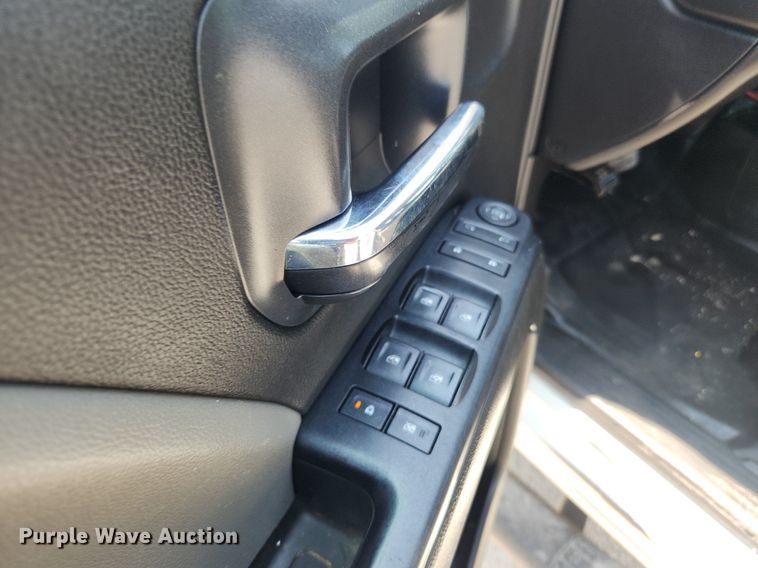 image for item LX9738 2016 Chevrolet Silverado 2500HD LS  Crew Cab flatbed pickup truck