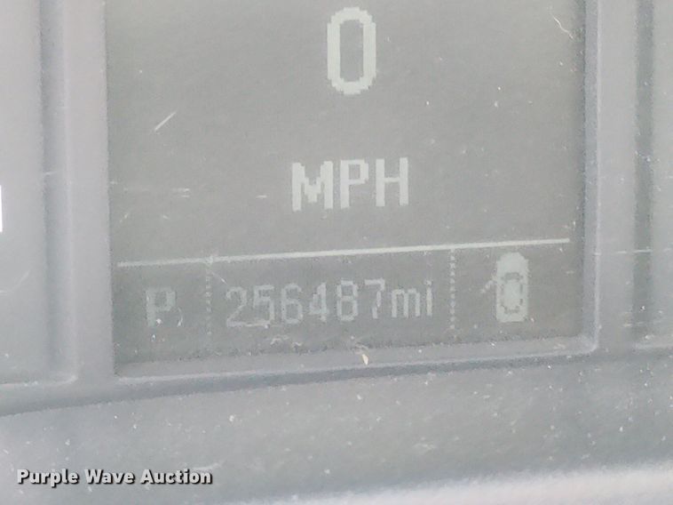 image for item LX9738 2016 Chevrolet Silverado 2500HD LS  Crew Cab flatbed pickup truck