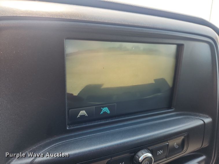 image for item LX9738 2016 Chevrolet Silverado 2500HD LS  Crew Cab flatbed pickup truck