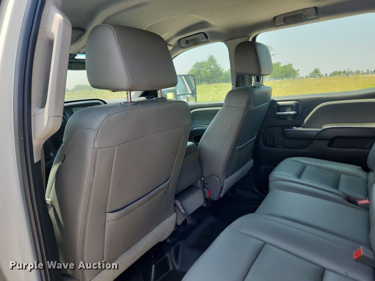 image for item LX9738 2016 Chevrolet Silverado 2500HD LS  Crew Cab flatbed pickup truck