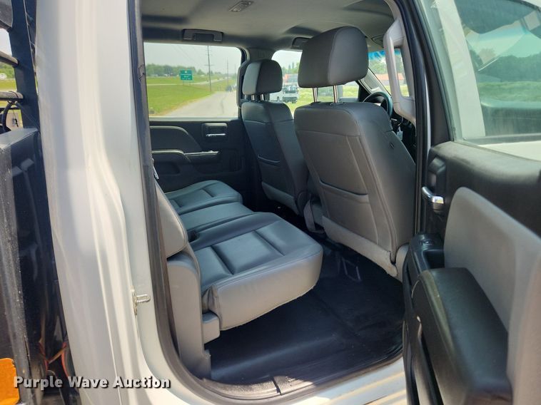 image for item LX9738 2016 Chevrolet Silverado 2500HD LS  Crew Cab flatbed pickup truck