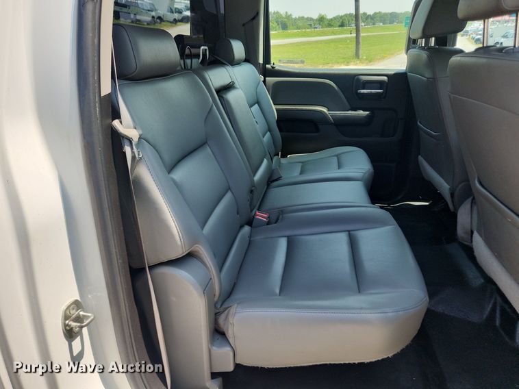 image for item LX9738 2016 Chevrolet Silverado 2500HD LS  Crew Cab flatbed pickup truck