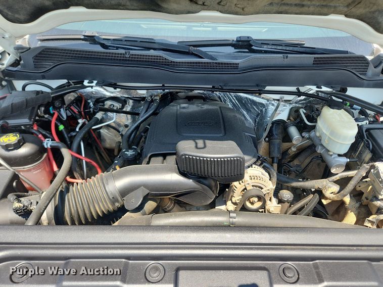 image for item LX9738 2016 Chevrolet Silverado 2500HD LS  Crew Cab flatbed pickup truck