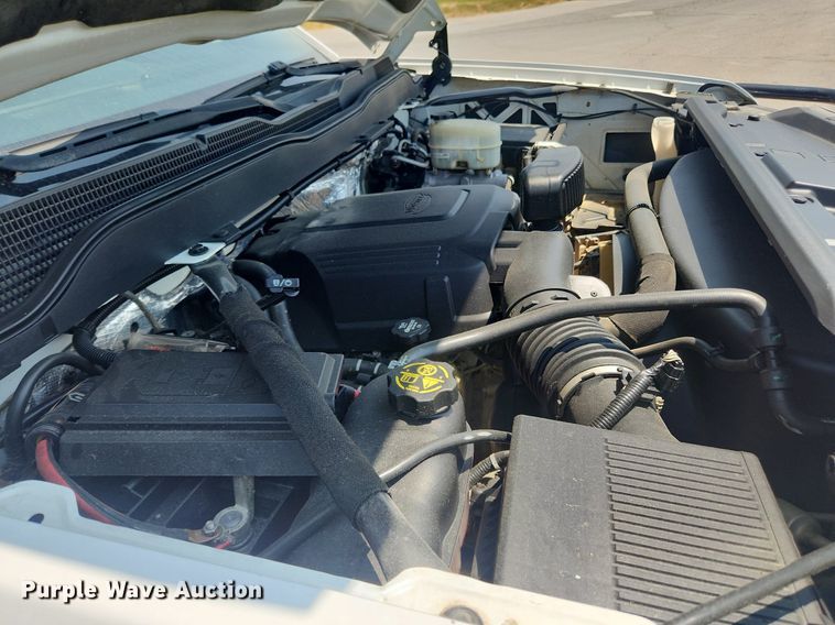 image for item LX9738 2016 Chevrolet Silverado 2500HD LS  Crew Cab flatbed pickup truck