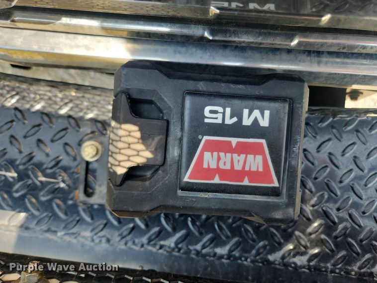 image for item LX9738 2016 Chevrolet Silverado 2500HD LS  Crew Cab flatbed pickup truck