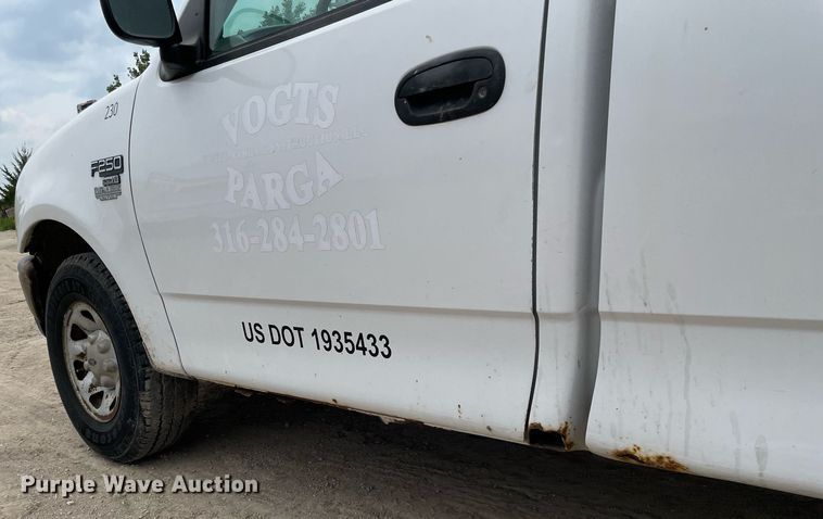 image for item LY9738 1998 Ford F250  pickup truck