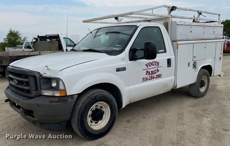 image for item LY9739 2003 Ford F250  utility bed pickup truck