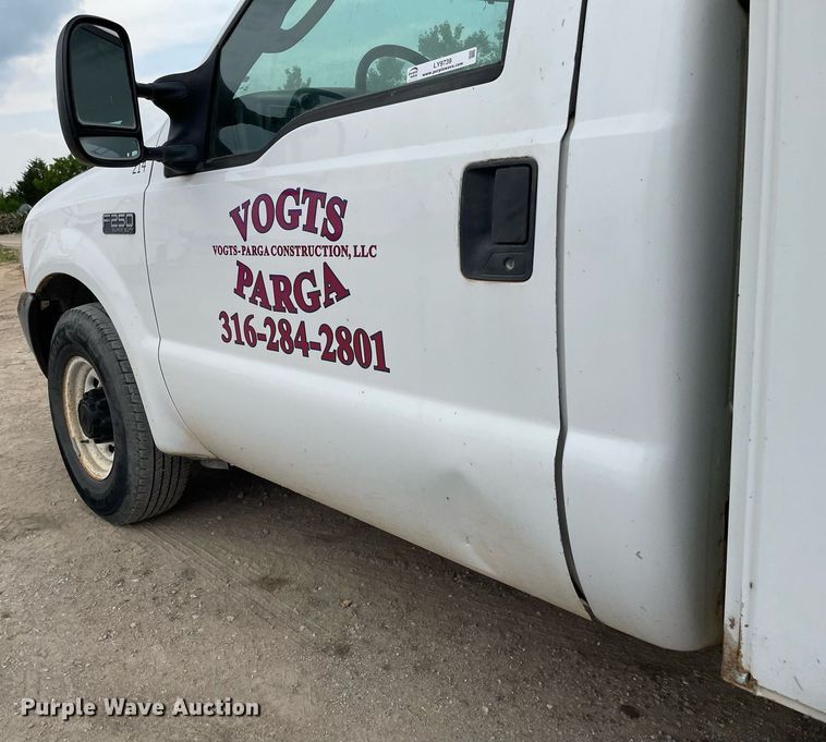 image for item LY9739 2003 Ford F250  utility bed pickup truck