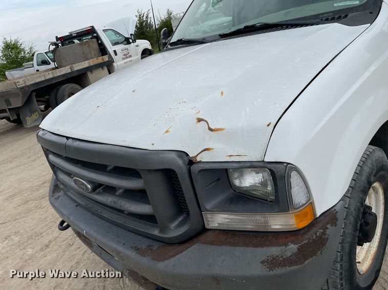 image for item LY9739 2003 Ford F250  utility bed pickup truck