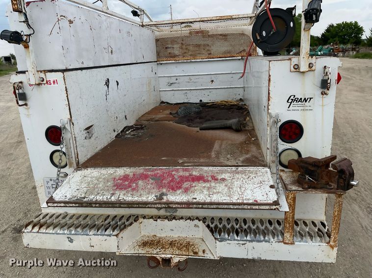 image for item LY9739 2003 Ford F250  utility bed pickup truck