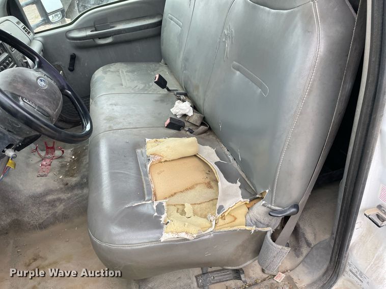 image for item LY9739 2003 Ford F250  utility bed pickup truck