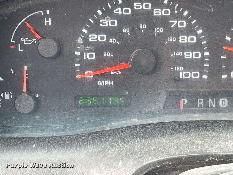 image for item LY9739 2003 Ford F250  utility bed pickup truck