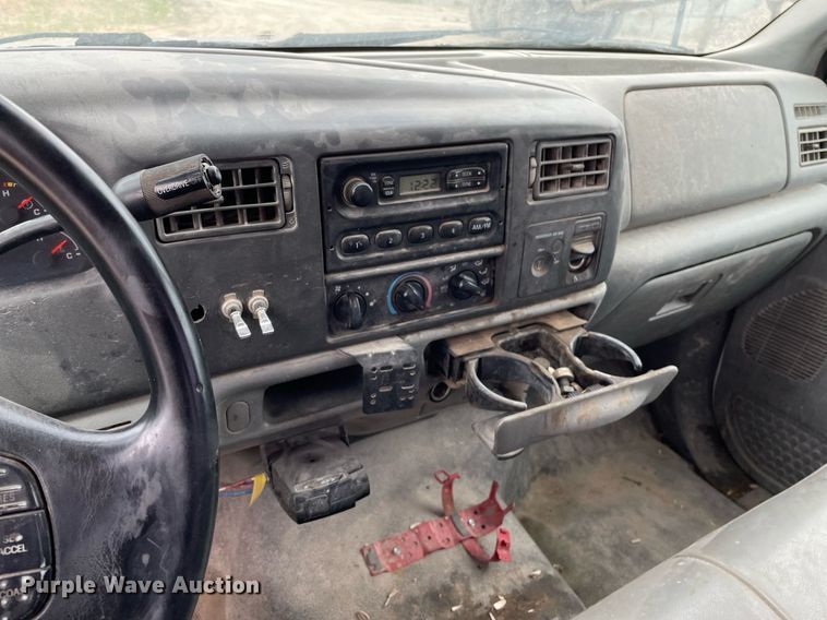 image for item LY9739 2003 Ford F250  utility bed pickup truck