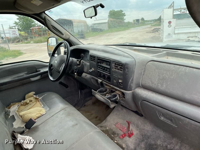 image for item LY9739 2003 Ford F250  utility bed pickup truck