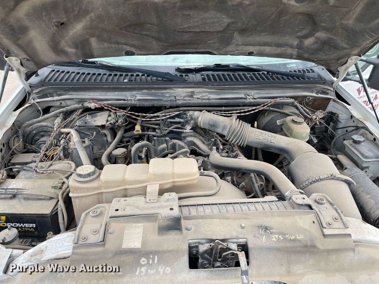 image for item LY9739 2003 Ford F250  utility bed pickup truck