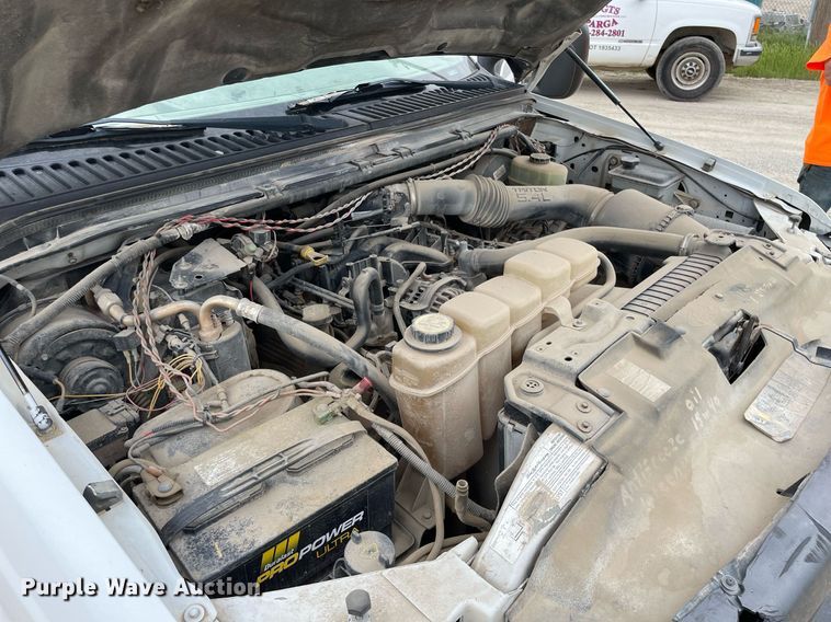 image for item LY9739 2003 Ford F250  utility bed pickup truck