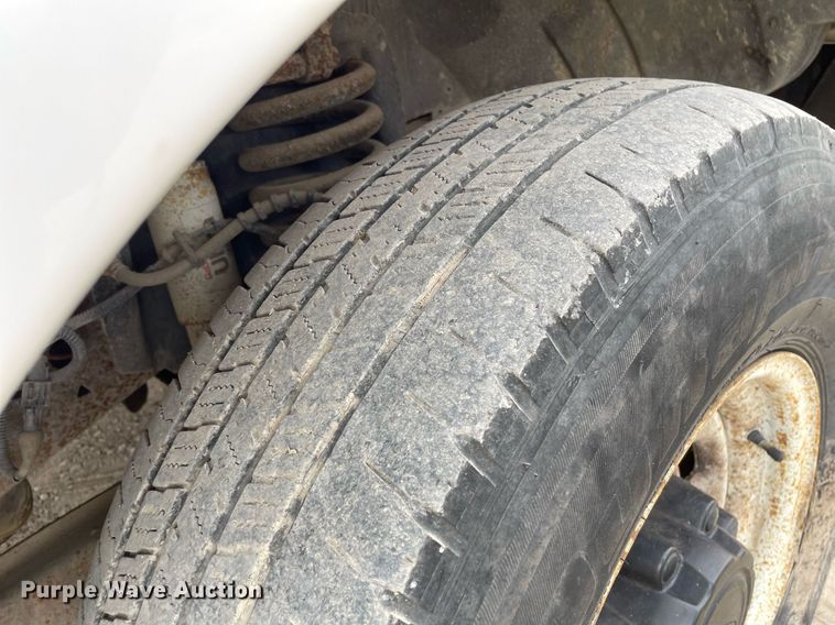 image for item LY9739 2003 Ford F250  utility bed pickup truck