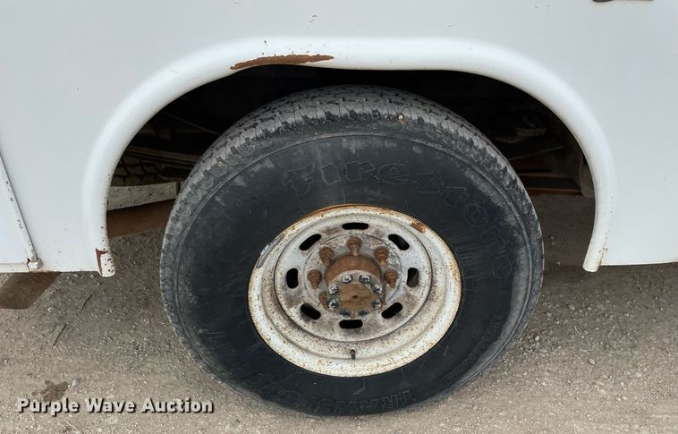 image for item LY9739 2003 Ford F250  utility bed pickup truck