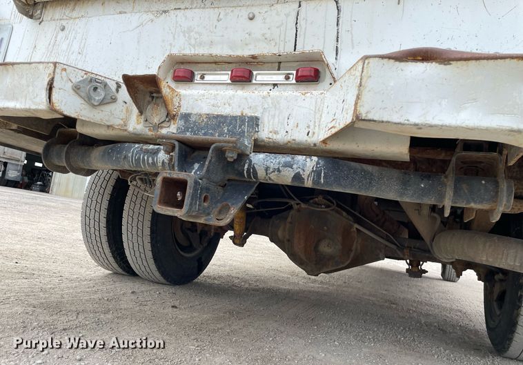 image for item LY9740 2002 Chevrolet Silverado 3500  Crew Cab utility bed pickup truck