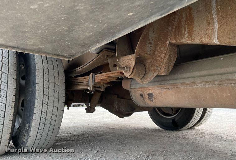 image for item LY9740 2002 Chevrolet Silverado 3500  Crew Cab utility bed pickup truck