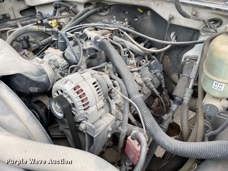 image for item LY9740 2002 Chevrolet Silverado 3500  Crew Cab utility bed pickup truck