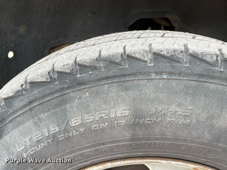 image for item LY9740 2002 Chevrolet Silverado 3500  Crew Cab utility bed pickup truck