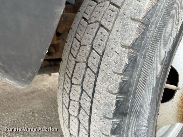 image for item LY9740 2002 Chevrolet Silverado 3500  Crew Cab utility bed pickup truck