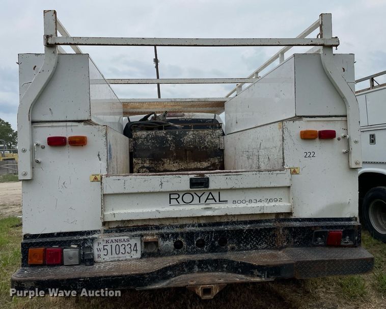 image for item LY9741 2006 Chevrolet Silverado 3500  Crew Cab utility bed pickup truck