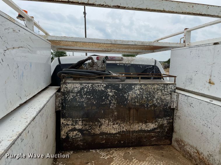 image for item LY9741 2006 Chevrolet Silverado 3500  Crew Cab utility bed pickup truck