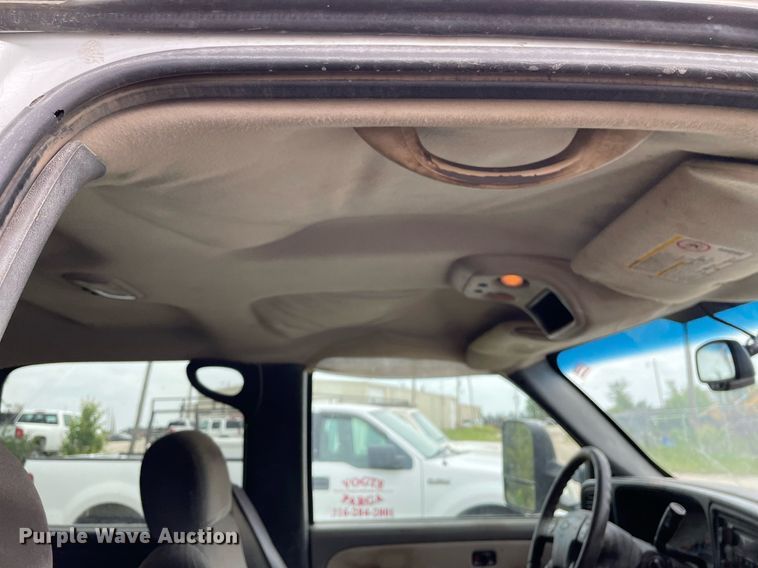 image for item LY9741 2006 Chevrolet Silverado 3500  Crew Cab utility bed pickup truck