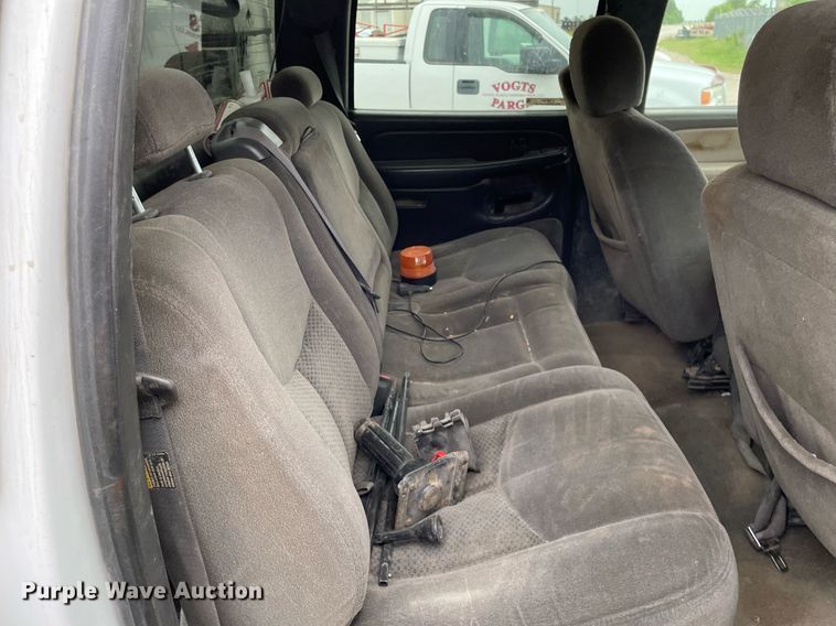 image for item LY9741 2006 Chevrolet Silverado 3500  Crew Cab utility bed pickup truck