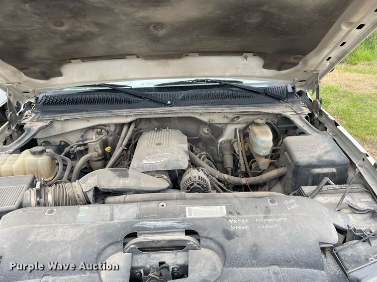 image for item LY9741 2006 Chevrolet Silverado 3500  Crew Cab utility bed pickup truck