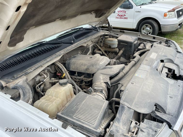 image for item LY9741 2006 Chevrolet Silverado 3500  Crew Cab utility bed pickup truck