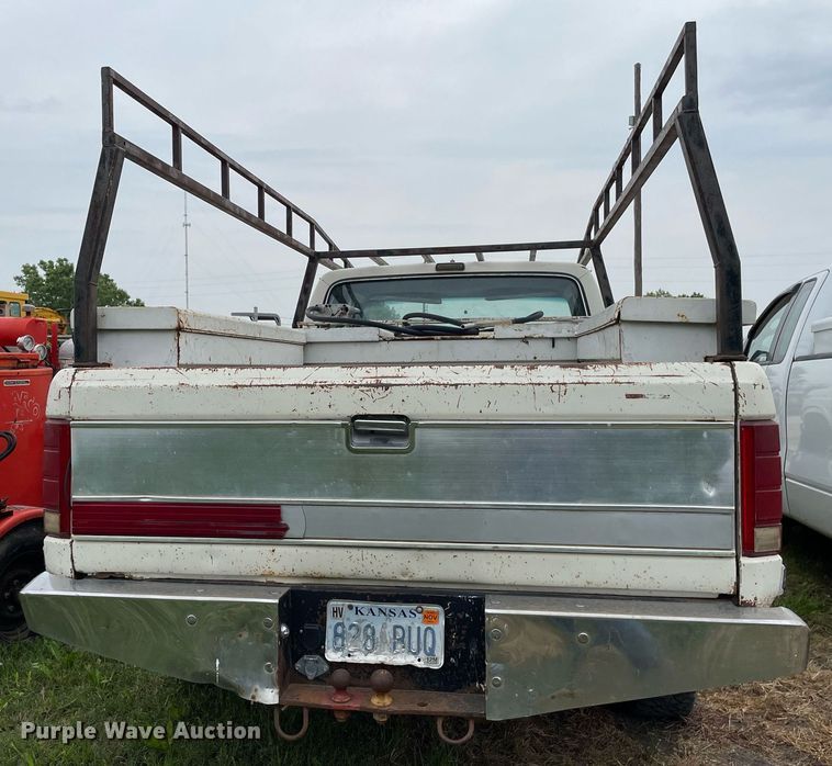 image for item LY9744 1986 Ford F250  SuperCab pickup truck