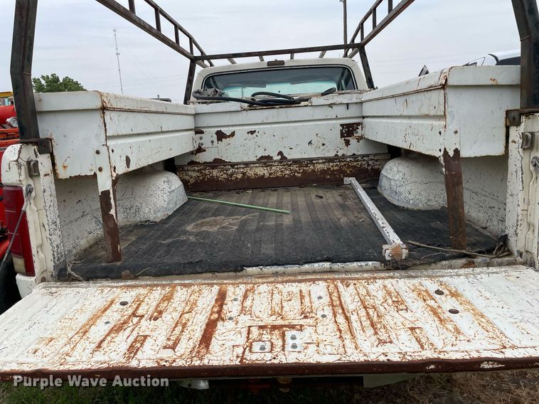 image for item LY9744 1986 Ford F250  SuperCab pickup truck