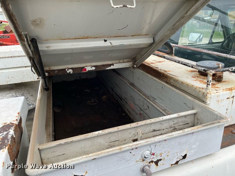 image for item LY9744 1986 Ford F250  SuperCab pickup truck