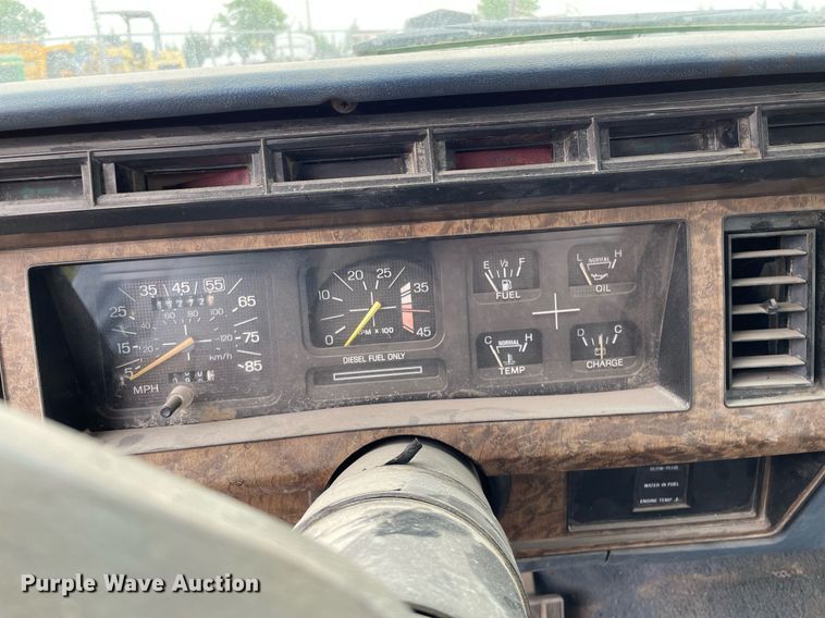 image for item LY9744 1986 Ford F250  SuperCab pickup truck