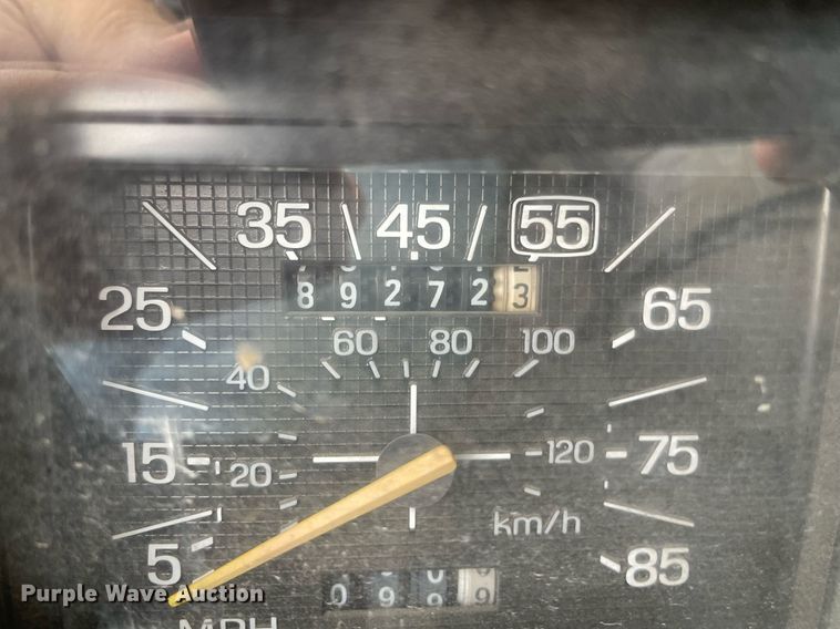 image for item LY9744 1986 Ford F250  SuperCab pickup truck