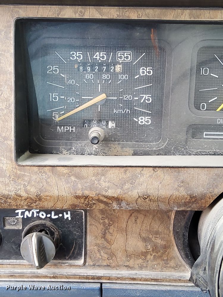 image for item LY9744 1986 Ford F250  SuperCab pickup truck