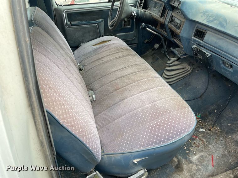 image for item LY9744 1986 Ford F250  SuperCab pickup truck