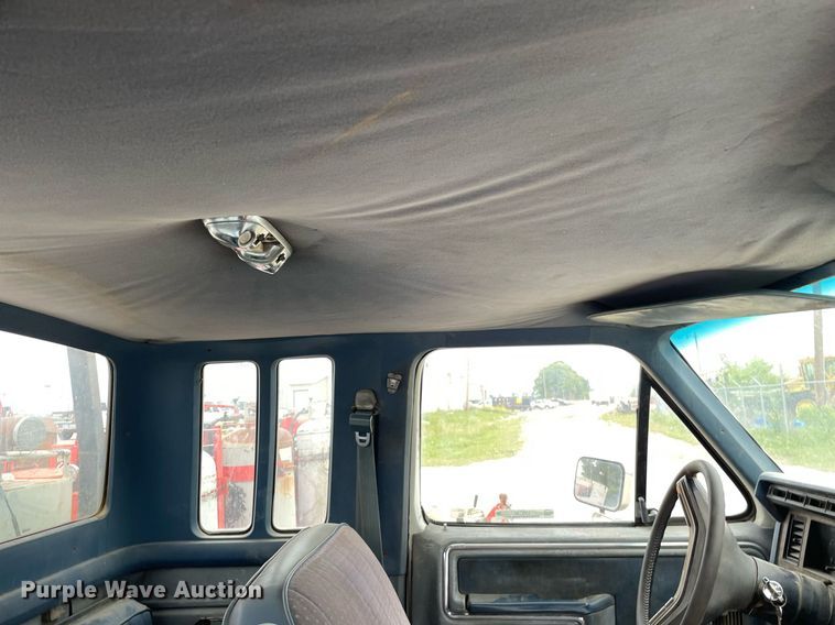 image for item LY9744 1986 Ford F250  SuperCab pickup truck