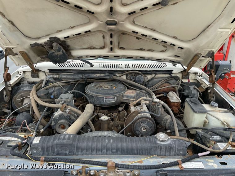 image for item LY9744 1986 Ford F250  SuperCab pickup truck