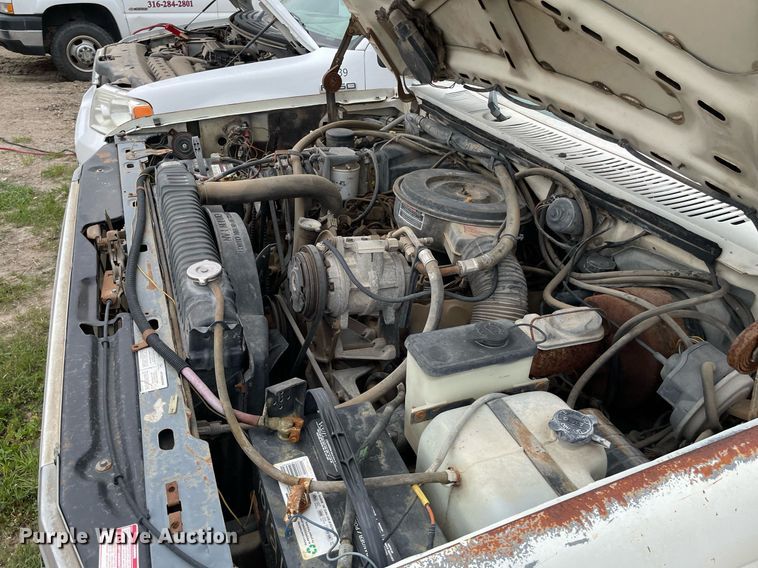 image for item LY9744 1986 Ford F250  SuperCab pickup truck