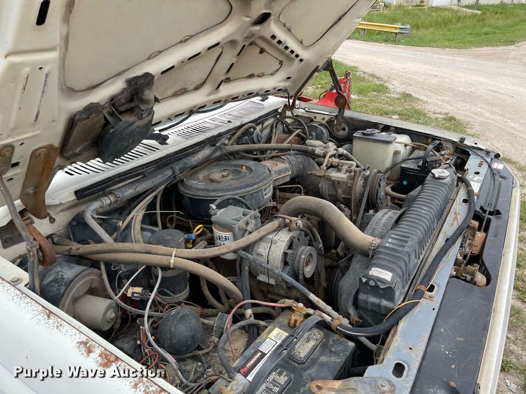 image for item LY9744 1986 Ford F250  SuperCab pickup truck