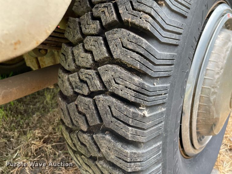 image for item LY9744 1986 Ford F250  SuperCab pickup truck