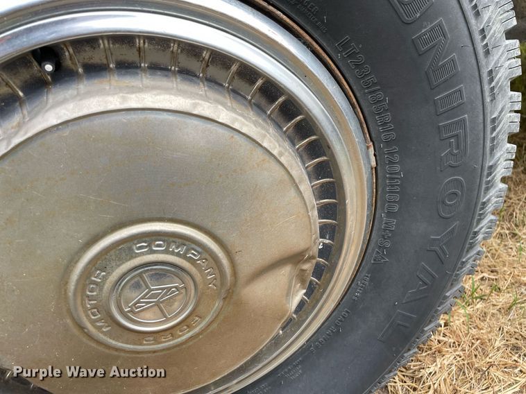 image for item LY9744 1986 Ford F250  SuperCab pickup truck