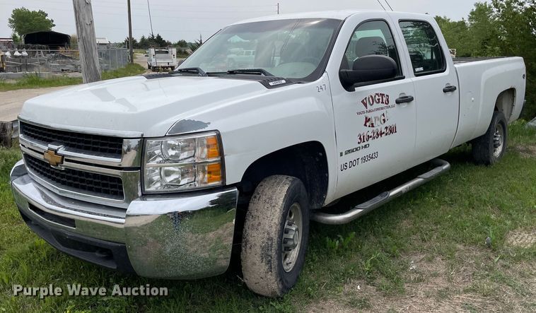 image for item LY9747 2009 Chevrolet Silverado 2500HD  Crew Cab pickup truck
