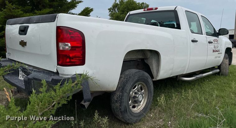 image for item LY9747 2009 Chevrolet Silverado 2500HD  Crew Cab pickup truck