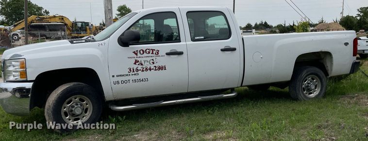 image for item LY9747 2009 Chevrolet Silverado 2500HD  Crew Cab pickup truck