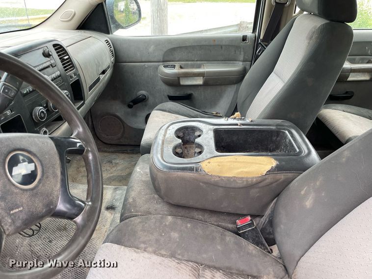 image for item LY9747 2009 Chevrolet Silverado 2500HD  Crew Cab pickup truck